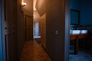 Хостелы Mountain Road Hostel Алматы Двухместный номер эконом-класса с 2 отдельными кроватями-12